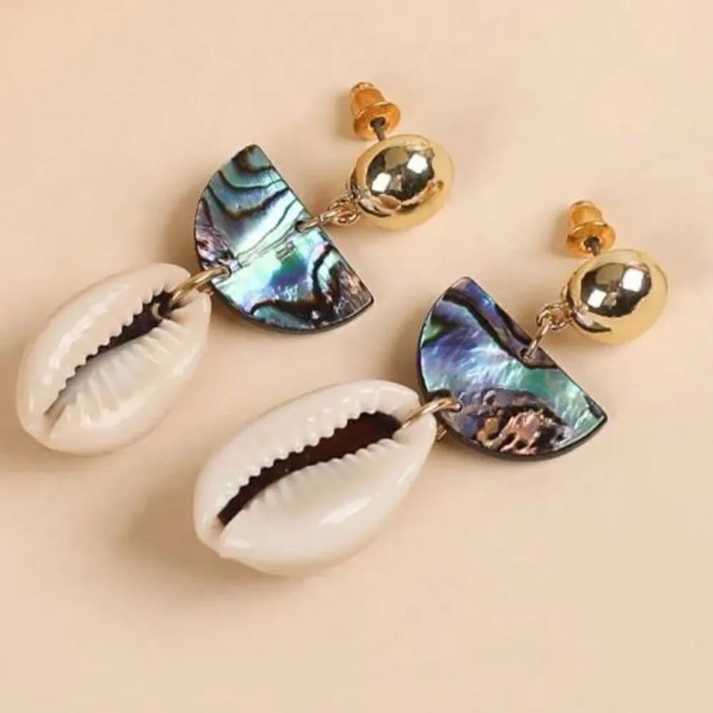 Bohemian seashell earrings N332